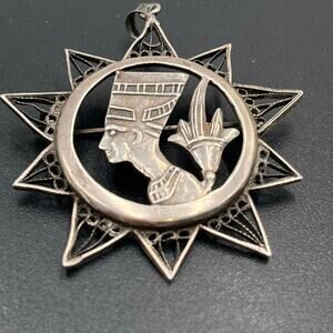 Designer Y‎ Signed Nefertiti Art Deco Egyptian Revival Filigree Brooch Pendant